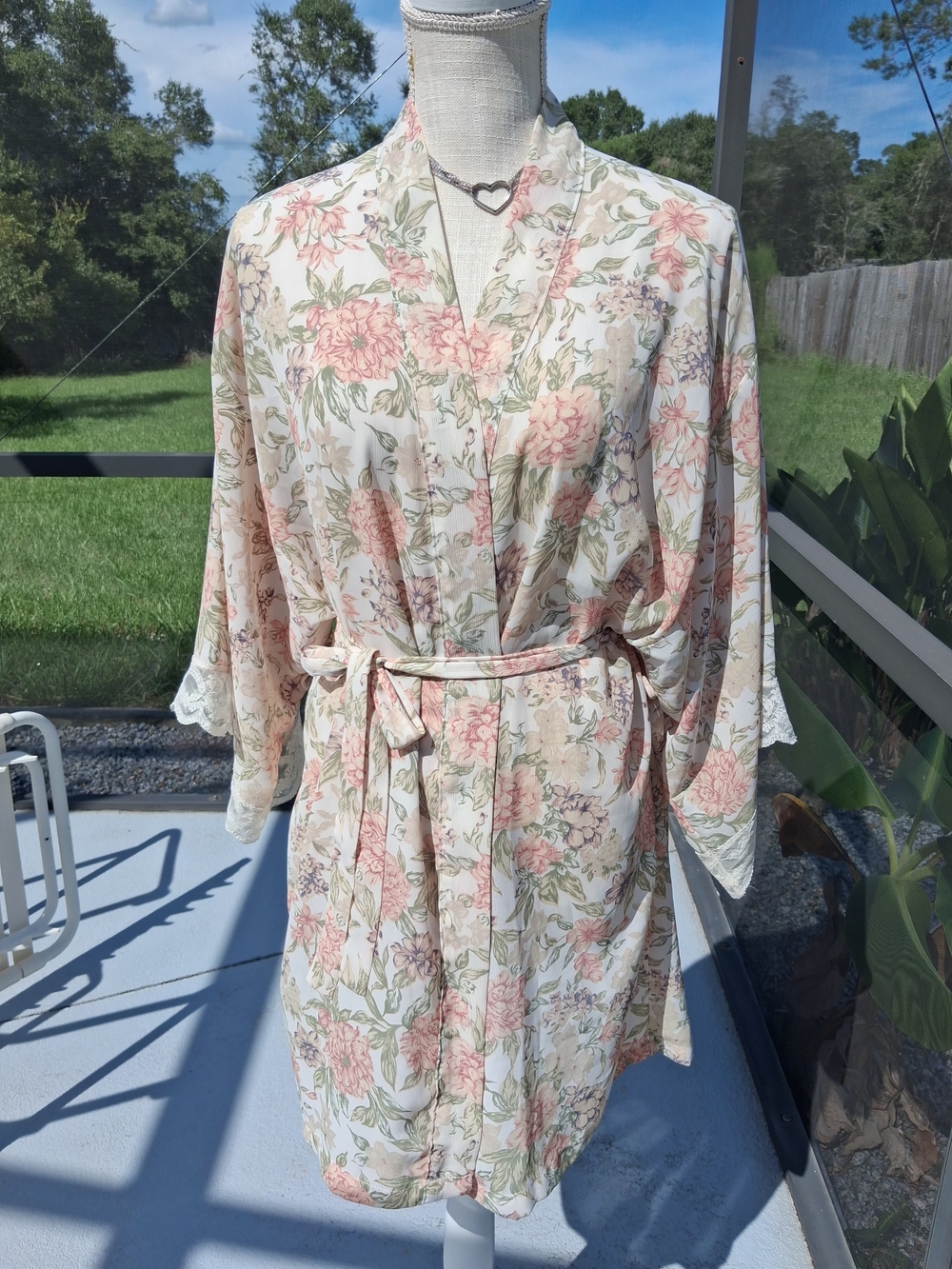 Vintage Val Mode Floral Robe with Self Tie - Cream & Pink Lace Trim Size M